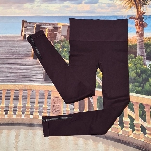 Spanx Look At Me Now High Waisted Eggplant Zippered Leg Leggings Size Medium‎ - Picture 3 of 6